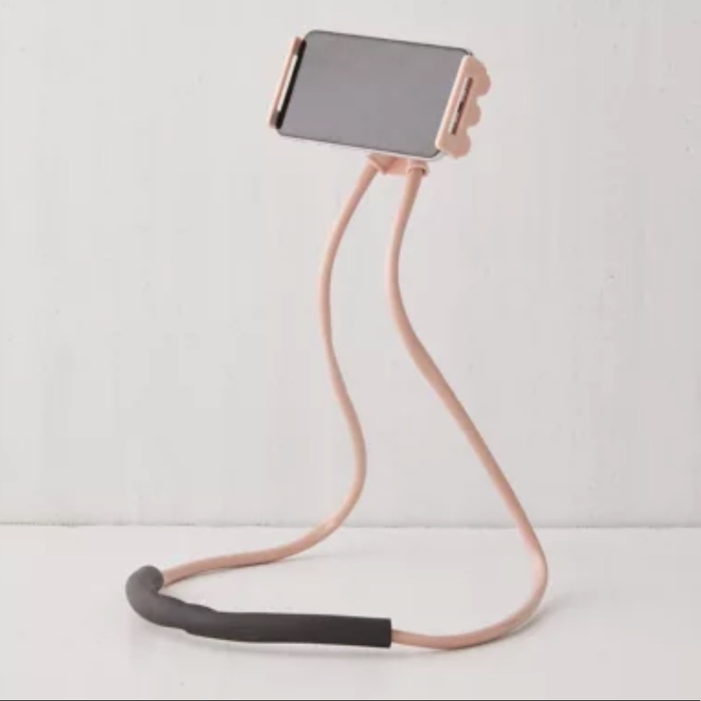 đ Blush Pink Universal Neck Phone Mount Holder